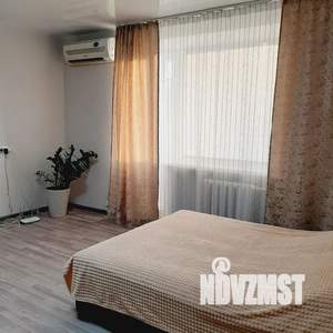 1-к квартира, посуточно, 40м2, 6/9 этаж