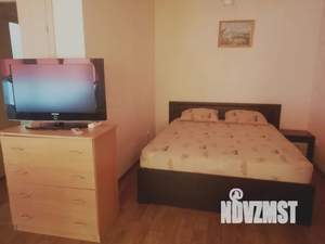 Студия квартира, посуточно, 40м2, 2/10 этаж