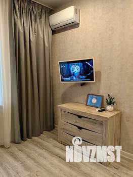 Студия квартира, посуточно, 40м2, 2/5 этаж