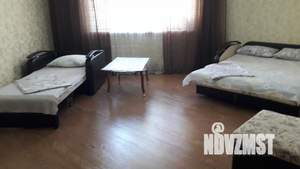 2-к квартира, посуточно, 67м2, 1/1 этаж