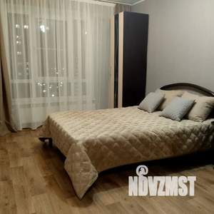 1-к квартира, посуточно, 35м2, 8/19 этаж