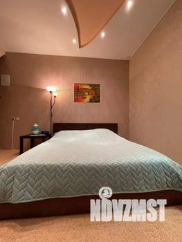 Студия квартира, посуточно, 45м2, 1/5 этаж