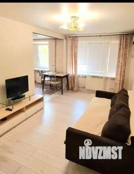 Студия квартира, посуточно, 42м2, 2/5 этаж