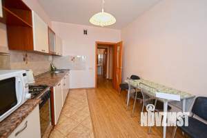 1-к квартира, посуточно, 35м2, 4/10 этаж