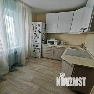 1-к квартира, посуточно, 35м2, 13/16 этаж