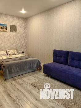 Студия квартира, посуточно, 40м2, 2/5 этаж