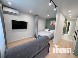 Студия квартира, посуточно, 43м2, 1/10 этаж