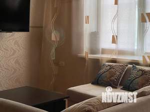 Студия квартира, посуточно, 45м2, 1/5 этаж