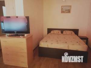 Студия квартира, посуточно, 40м2, 2/10 этаж