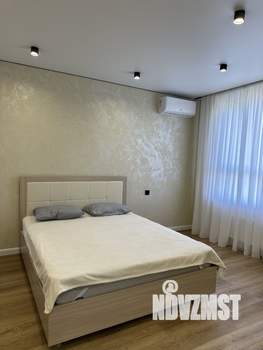 Студия квартира, посуточно, 35м2, 10/21 этаж