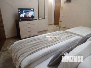 Студия квартира, посуточно, 36м2, 1/4 этаж