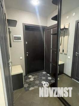 Студия квартира, посуточно, 38м2, 1/9 этаж