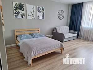 Студия квартира, посуточно, 37м2, 1/5 этаж