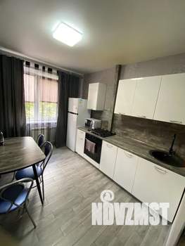 1-к квартира, посуточно, 40м2, 3/9 этаж