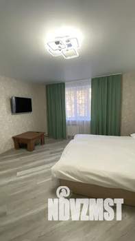 1-к квартира, посуточно, 38м2, 2/9 этаж