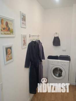 Студия квартира, посуточно, 40м2, 6/9 этаж