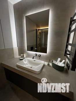 Студия квартира, посуточно, 43м2, 1/10 этаж