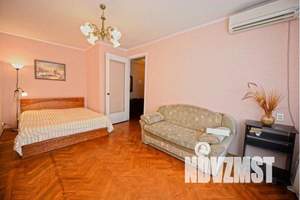 1-к квартира, посуточно, 35м2, 6/9 этаж