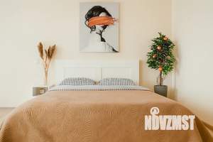 Студия квартира, посуточно, 40м2, 1/9 этаж