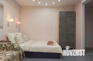 Студия квартира, посуточно, 35м2, 1/5 этаж