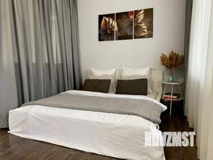 Студия квартира, посуточно, 52м2, 4/5 этаж