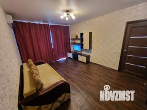 1-к квартира, посуточно, 36м2, 13/16 этаж