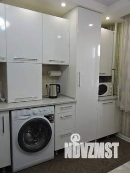 1-к квартира, посуточно, 38м2, 4/9 этаж