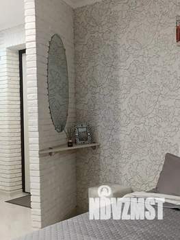 Студия квартира, посуточно, 33м2, 1/9 этаж