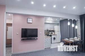 Студия квартира, посуточно, 35м2, 1/5 этаж