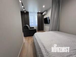 Студия квартира, посуточно, 43м2, 1/10 этаж