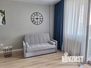 Студия квартира, посуточно, 37м2, 1/5 этаж