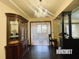 4-к квартира, вторичка, 130м2, 2/10 этаж