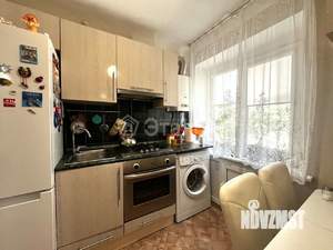 2-к квартира, вторичка, 37м2, 1/4 этаж