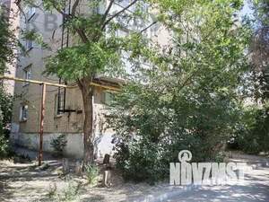 2-к квартира, вторичка, 42м2, 1/4 этаж