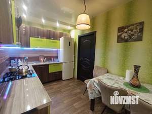 2-к квартира, вторичка, 60м2, 1/4 этаж