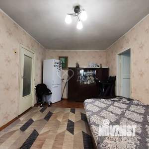 2-к квартира, вторичка, 42м2, 1/4 этаж