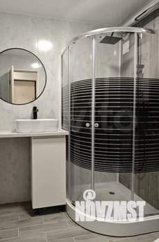 2-к квартира, вторичка, 42м2, 1/5 этаж