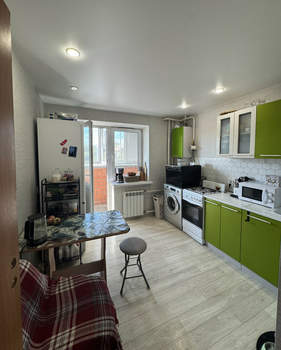 2-к квартира, вторичка, 52м2, 1/10 этаж