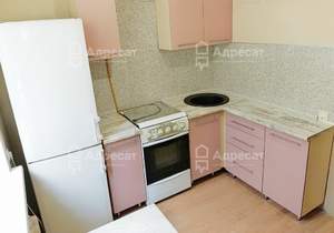 2-к квартира, вторичка, 35м2, 1/4 этаж