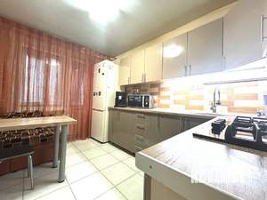 2-к квартира, вторичка, 53м2, 1/9 этаж