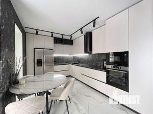 4-к квартира, вторичка, 106м2, 9/12 этаж