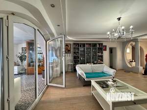 4-к квартира, вторичка, 157м2, 3/10 этаж