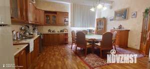 3-к квартира, вторичка, 179м2, 1/3 этаж