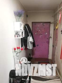 2-к квартира, вторичка, 57м2, 1/9 этаж