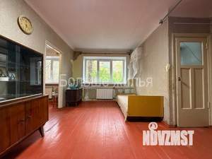 2-к квартира, вторичка, 44м2, 1/4 этаж