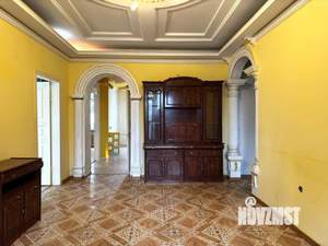 4-к квартира, вторичка, 93м2, 2/5 этаж