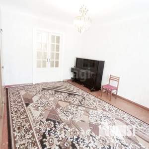 2-к квартира, вторичка, 61м2, 1/5 этаж