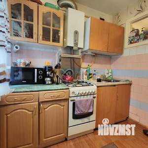 2-к квартира, вторичка, 42м2, 1/4 этаж