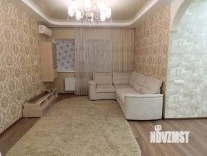 2-к квартира, вторичка, 60м2, 1/4 этаж