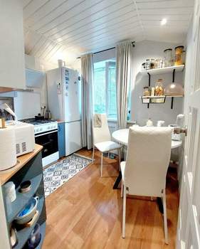 2-к квартира, вторичка, 43м2, 1/4 этаж